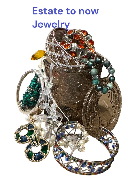 Jewelry - Estate to now jewlery Mixed lot Green, Blue, Orange, Teal, White, Gold Tones